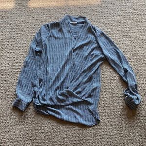 Long sleeve blouse. Size small.